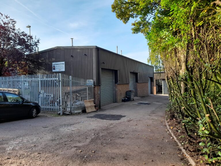Last remaining unit available on popular industrial estate in Whitchurch, Hampshire