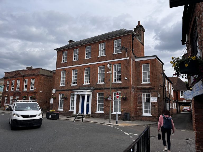 4 Downing Street, Farnham, GU9 7PB