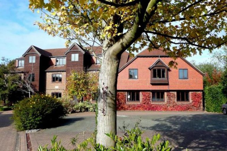 Hones Yard, Farnham, GU9 8BB