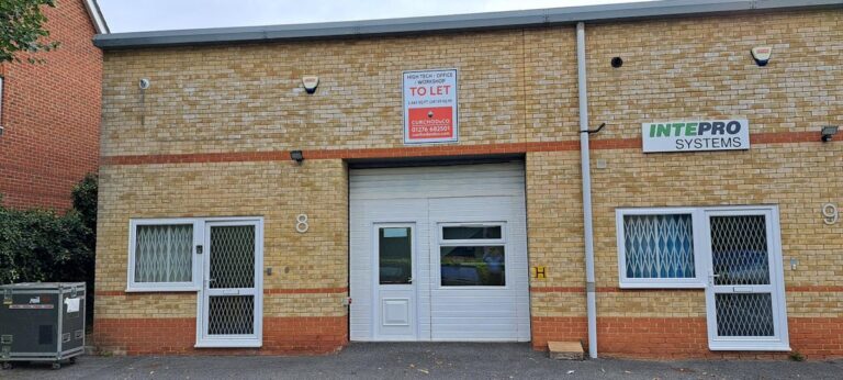 8 Lakeside Business Park, Sandhurst, GU47 9DN