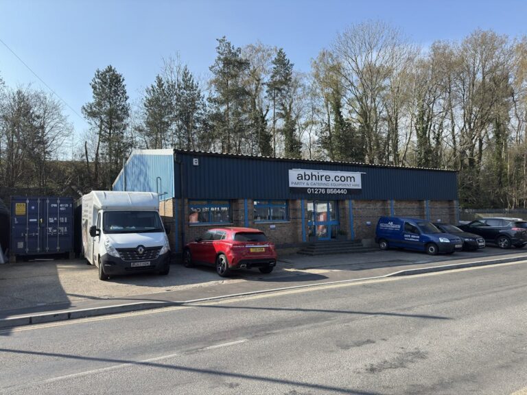 333 Connaught Road, Woking, GU24 0AD