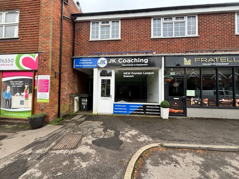 97 Wey Hill, Haslemere, GU27 1HS