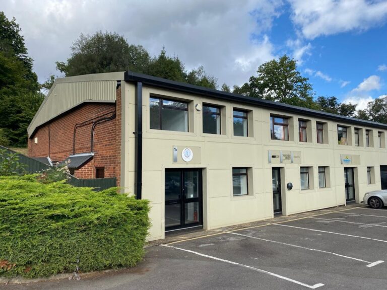 1 & 1a Abbey Business Park, Monks Walk, Farnham, GU9 8HT