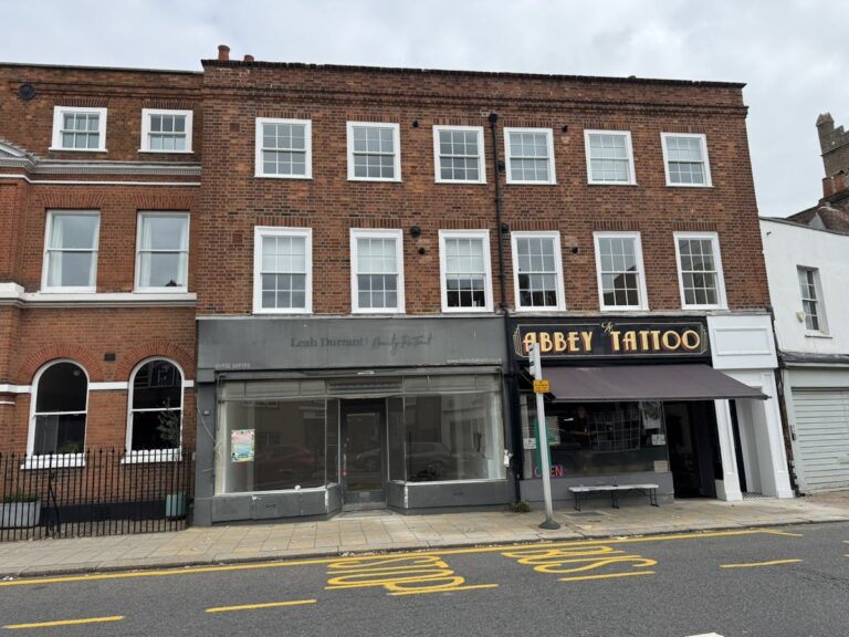 10 Windsor Street, Chertsey, KT16 8AS