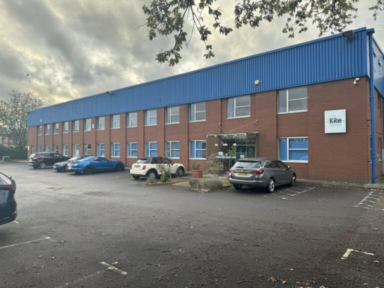 29 Avro Way, Weybridge, KT13 0YZ