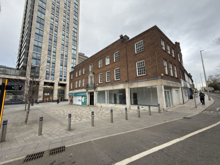 28 High Street, Woking, GU21 6BW