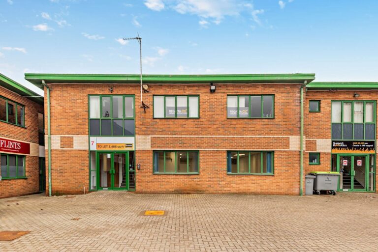 Unit 7 Rivermead Business Park, Station Road, Thatcham, RG19 4EP